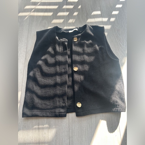 Zara Cropped Button Up Sleeveless Vest - Picture 8 of 8